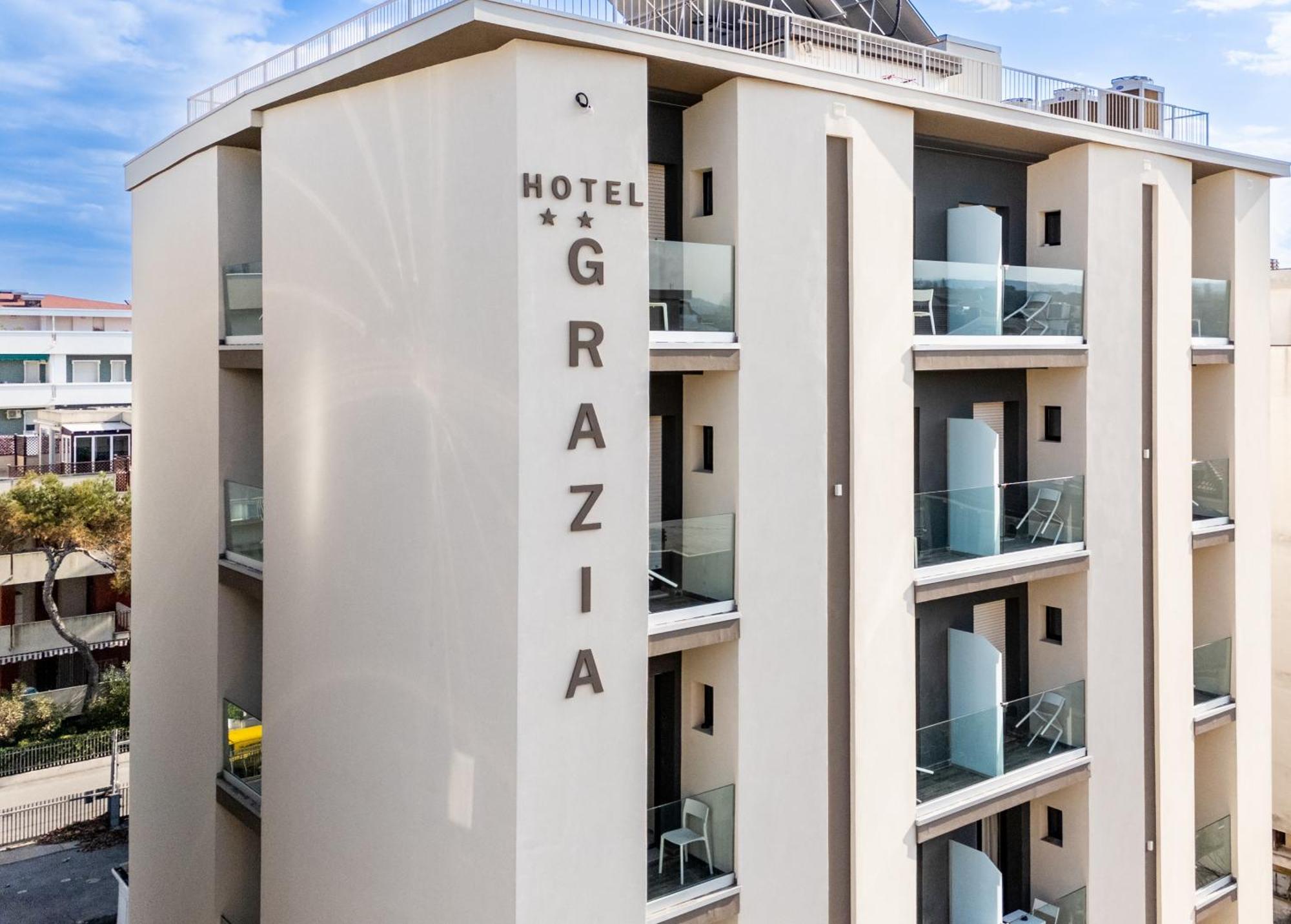 Hotel Grazia Ричоне Екстериор снимка